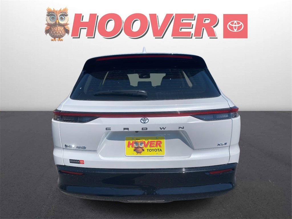 New 2025 Toyota Crown Signia image 3