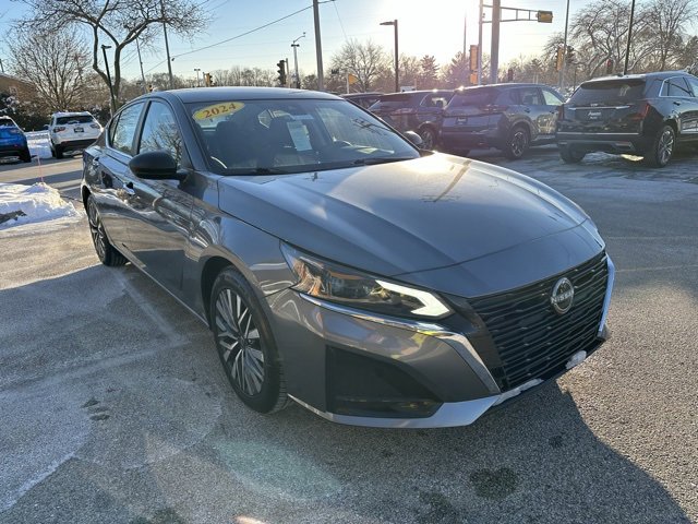 Used 2024 Nissan Altima 2.5 SV image 4