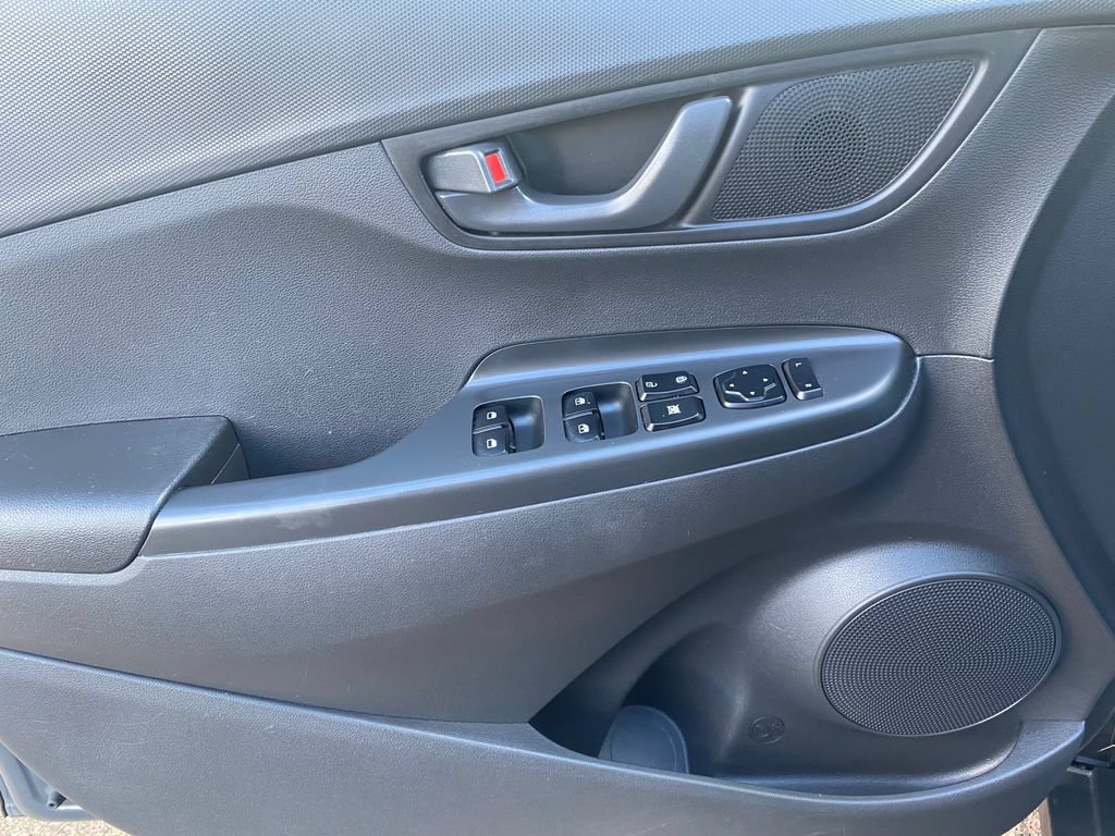 Used 2023 Hyundai Kona SEL AWD/4WD image 30