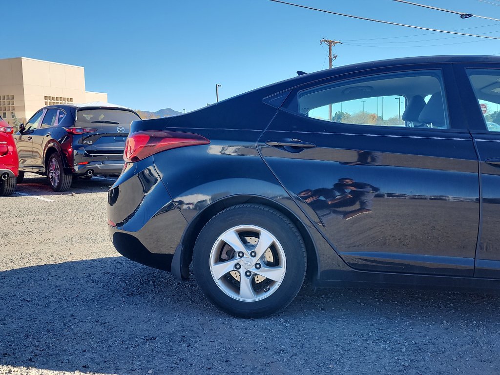 Used 2015 Hyundai Elantra SE image 5