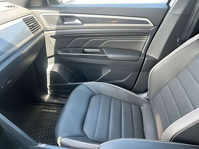Used 2020 Volkswagen Atlas Cross Sport SEL Premium AWD/4WD image 44