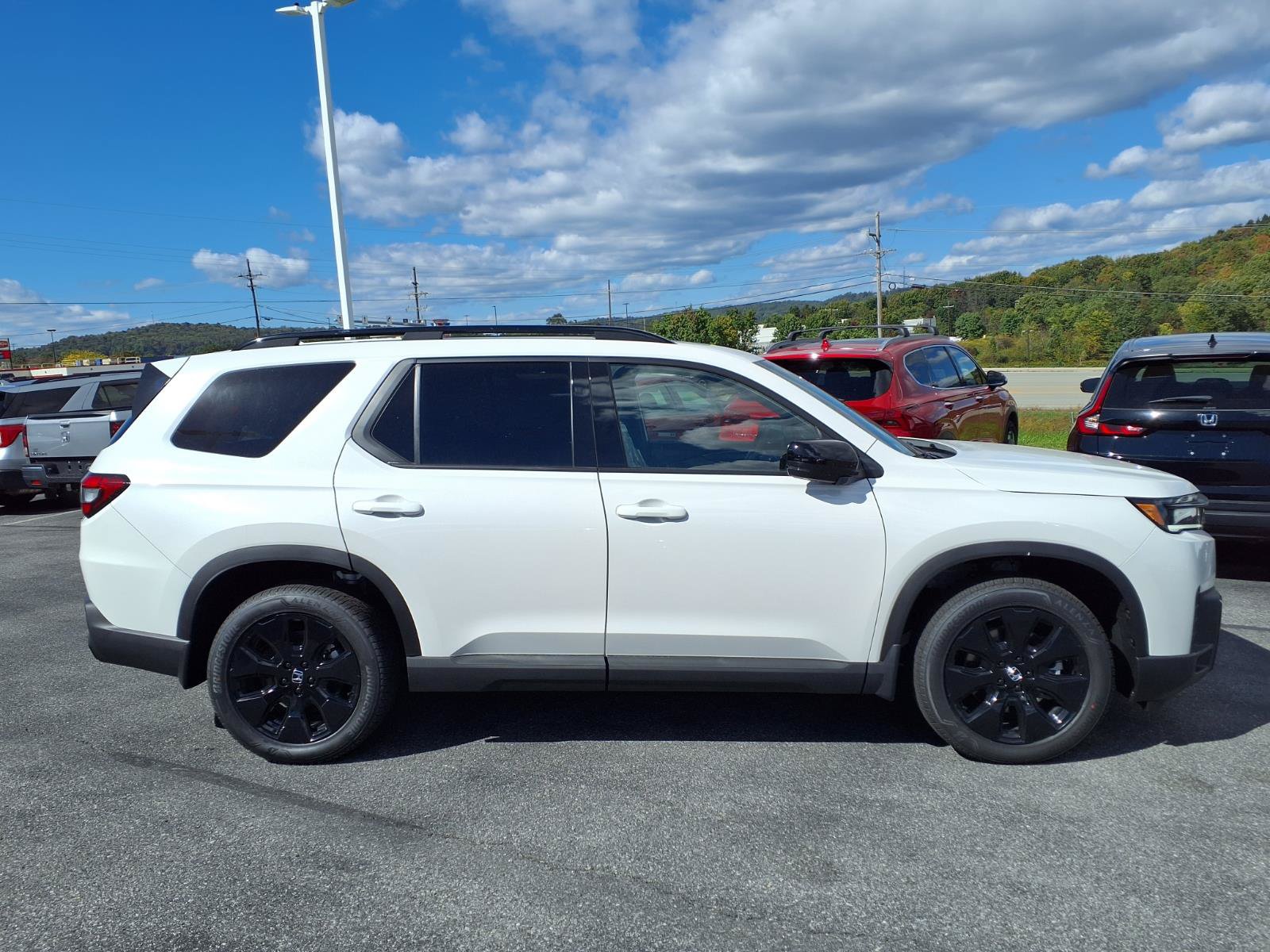 New 2026 Honda Pilot Black Edition image 2