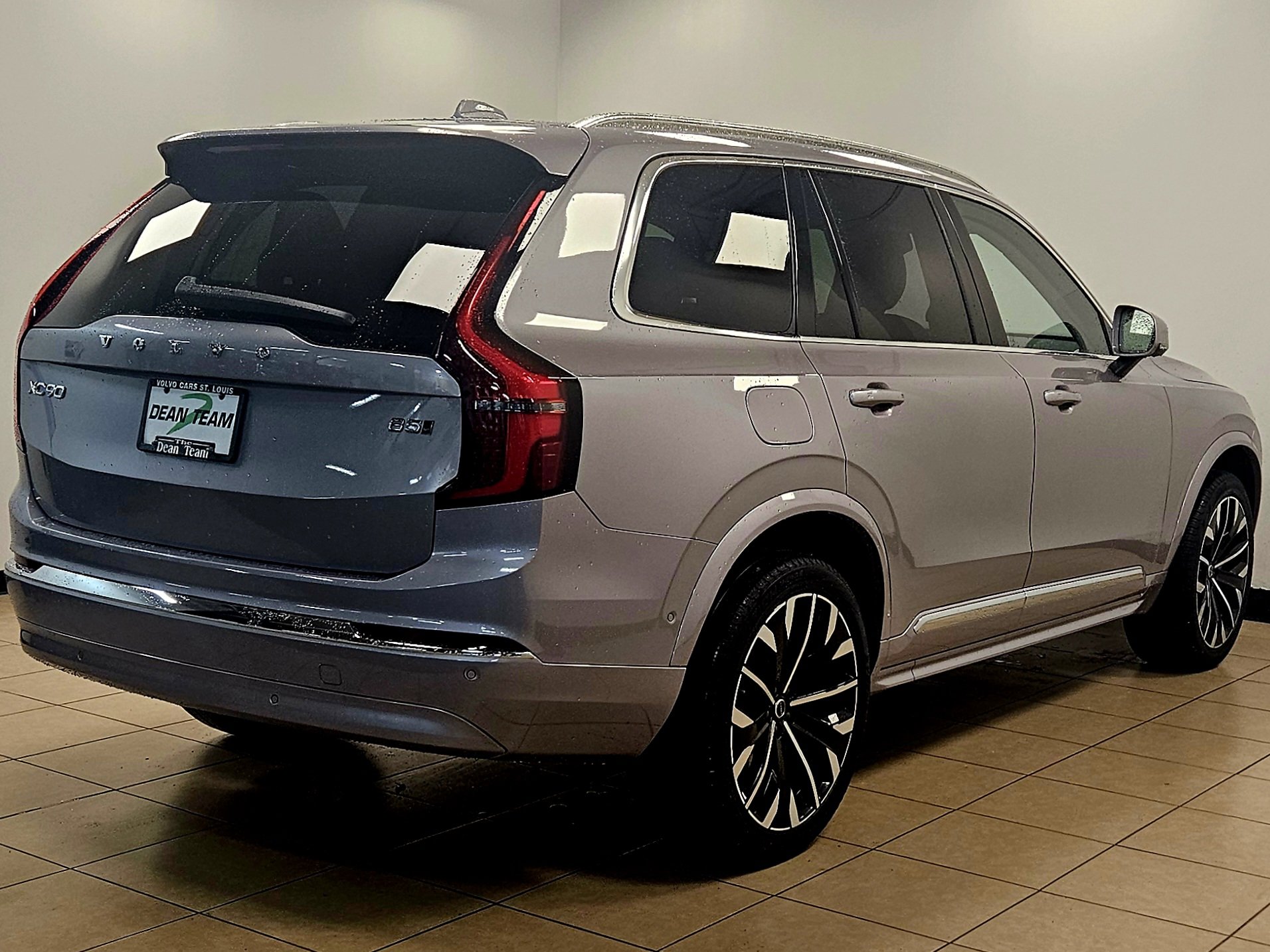 New 2026 Volvo XC90 B5 Plus w/ Protection Package image 5