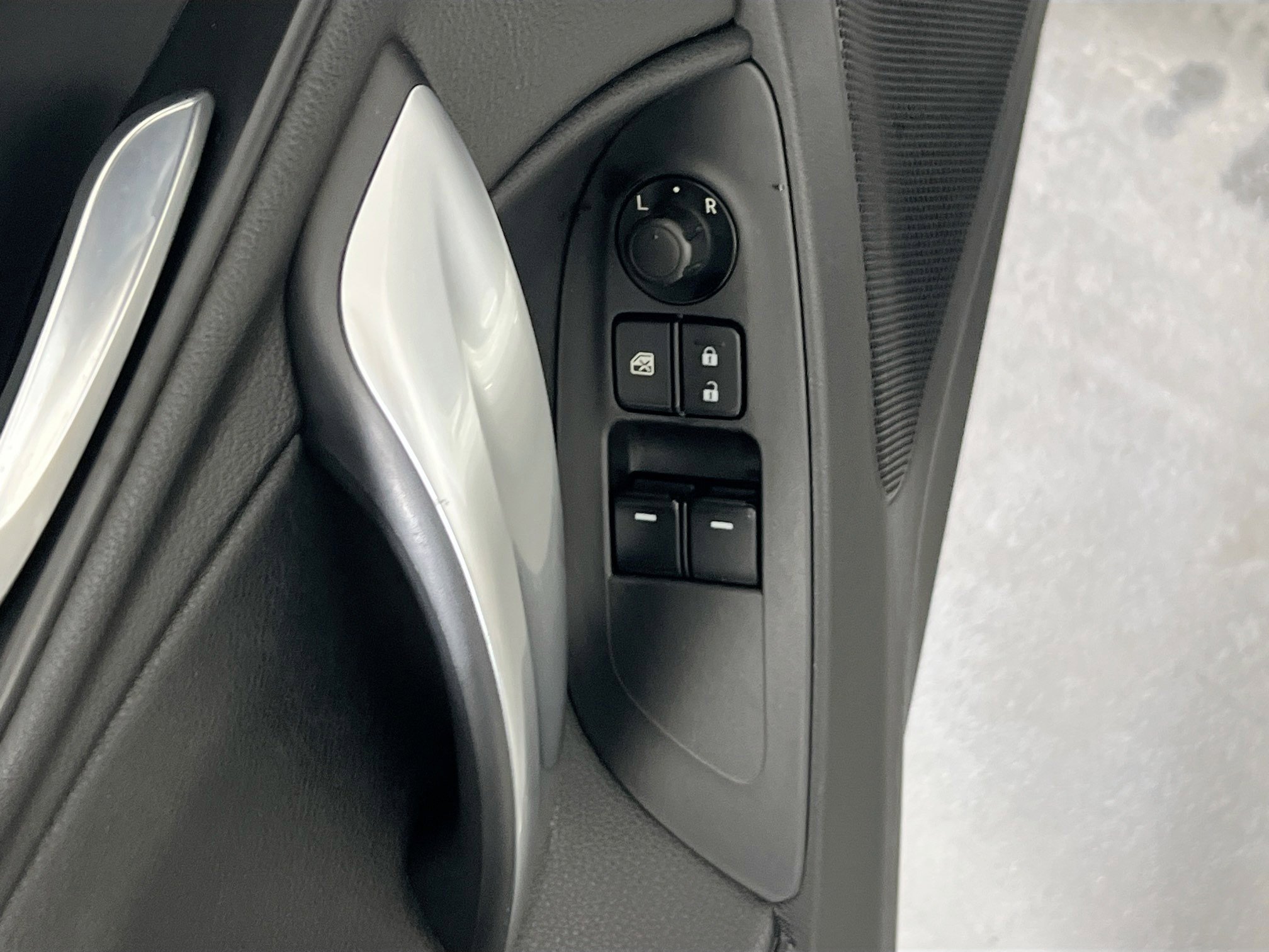 Used 2017 FIAT 124 Spider Abarth image 18