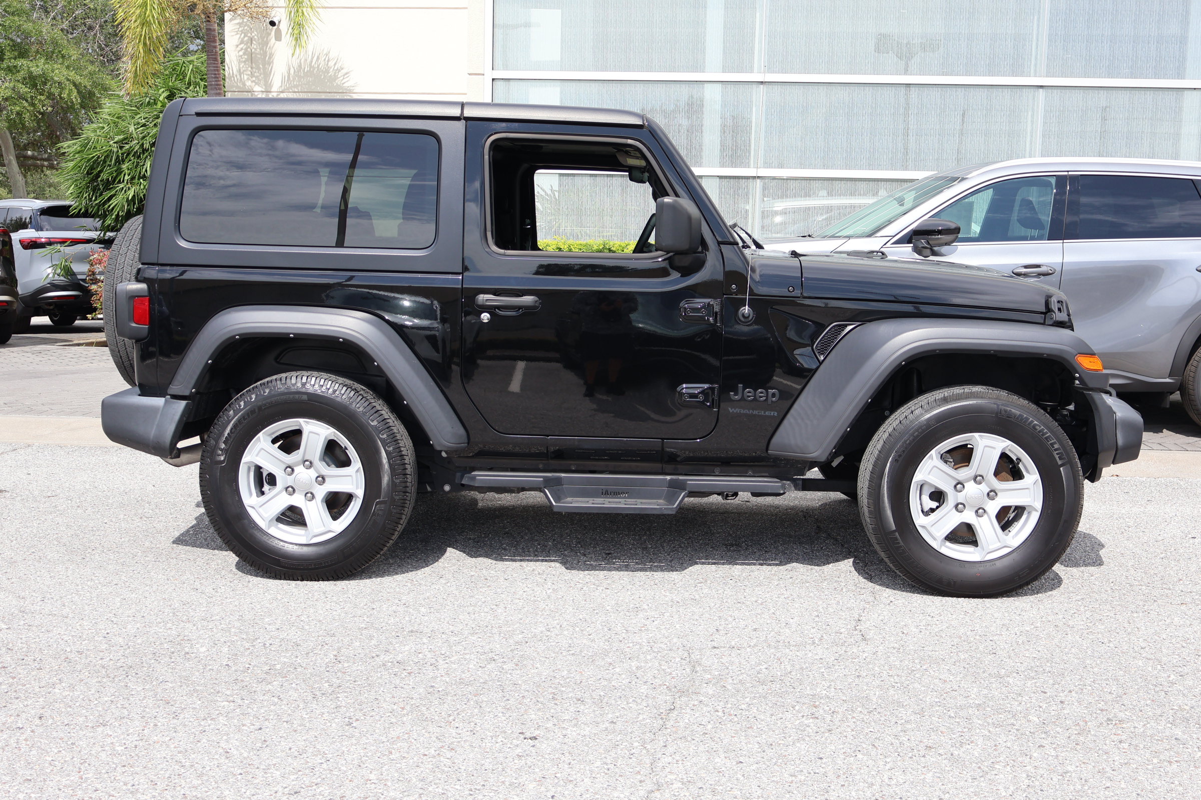 Used 2022 Jeep Wrangler Sport AWD/4WD image 8