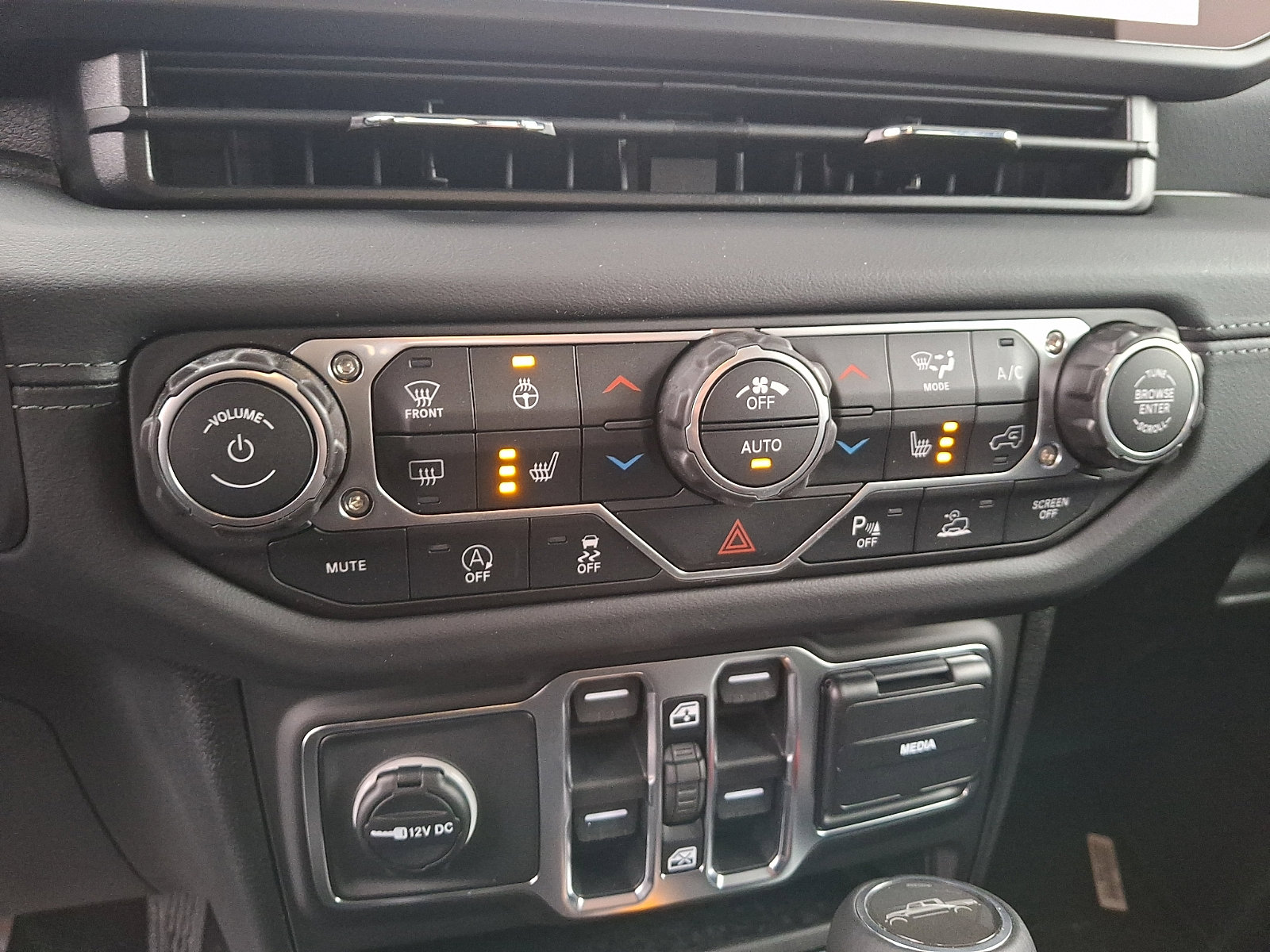 New 2026 Jeep Gladiator Sport image 12