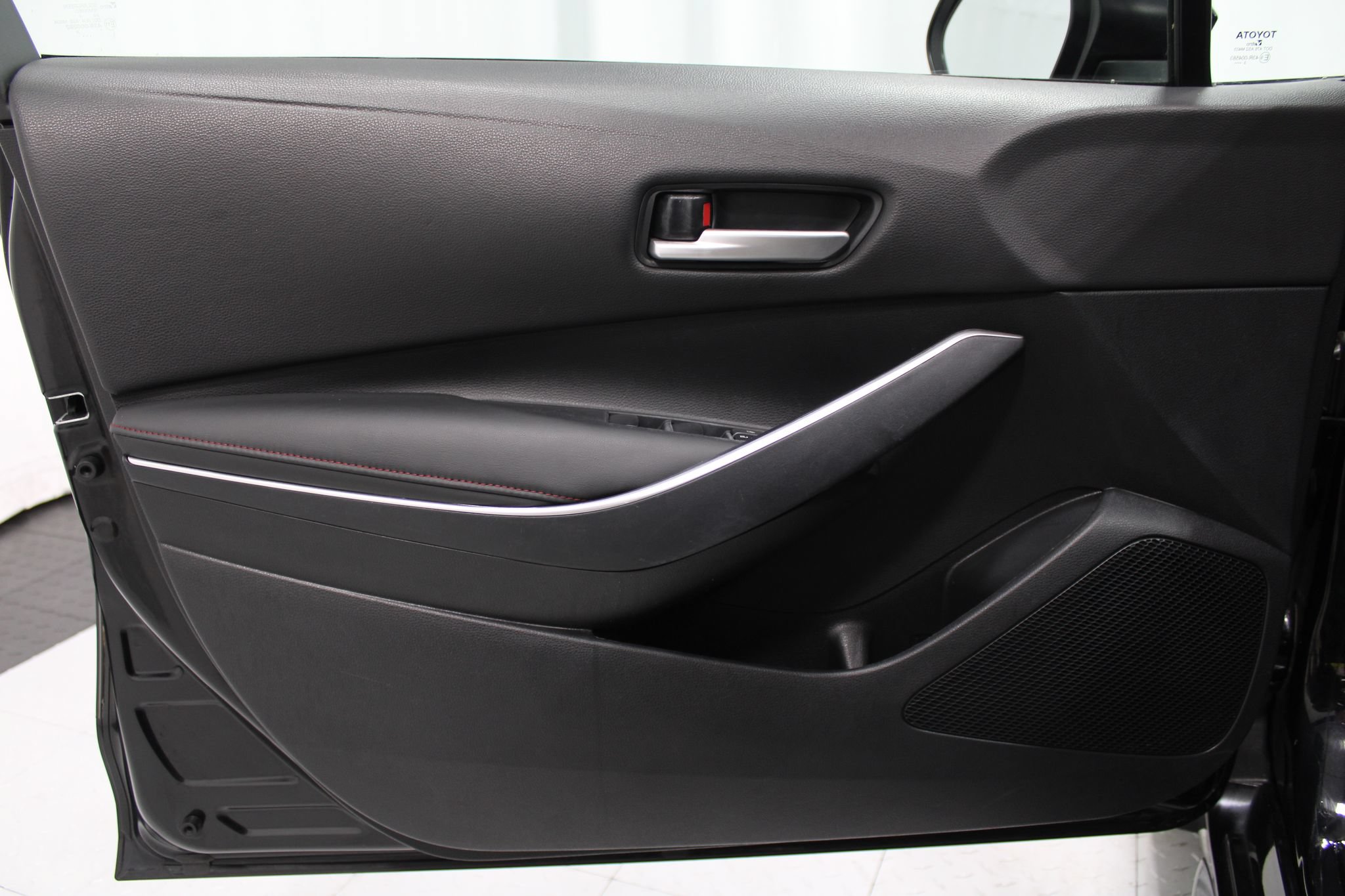 Used 2024 Toyota Corolla SE FWD image 11