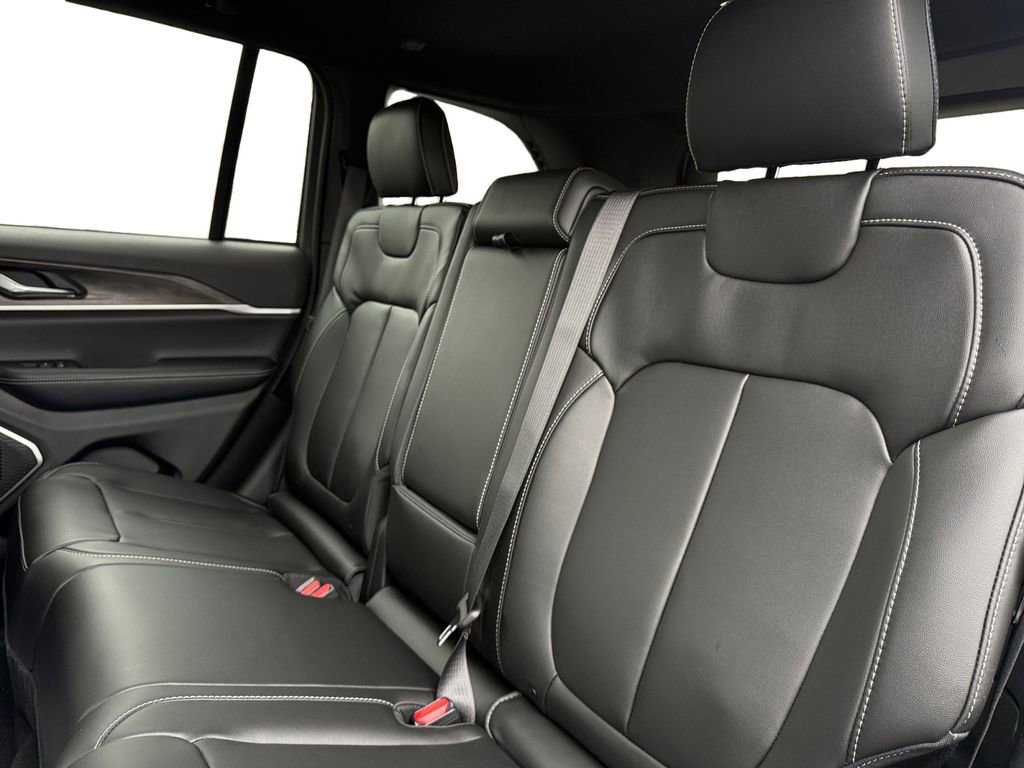 New 2026 Jeep Grand Cherokee Limited w/ Limited Altitude Package AWD/4WD image 14