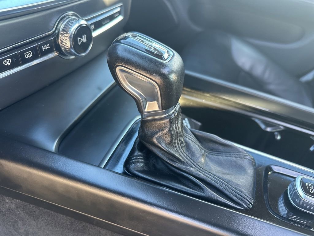 Used 2020 Volvo S60 T6 Momentum image 27