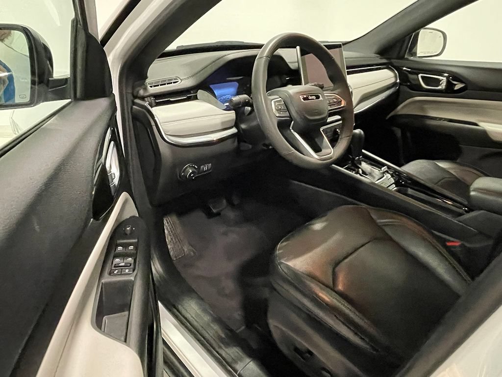 Used 2023 Jeep Compass Limited AWD/4WD image 19