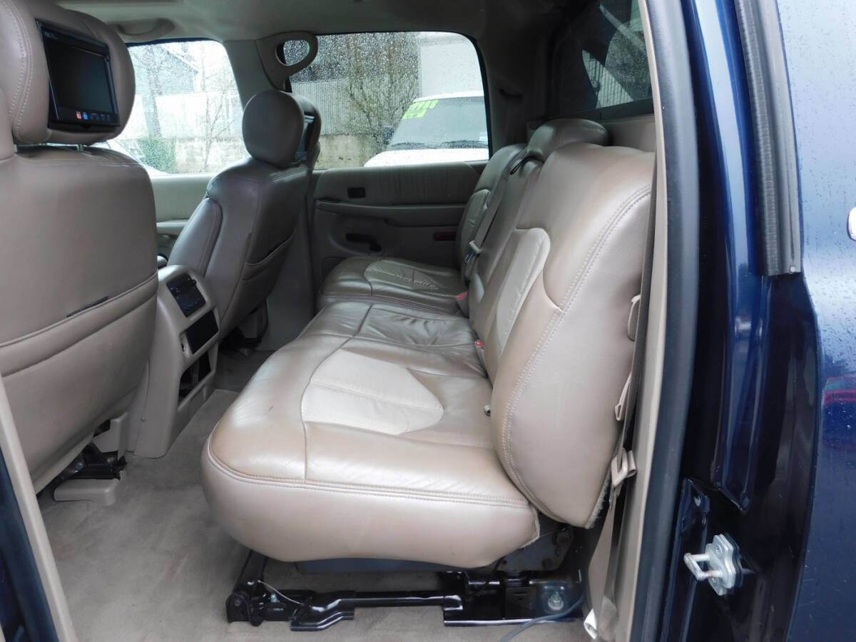 Used 2005 Chevrolet Avalanche Z71 w/ Sun And Sound Package image 5