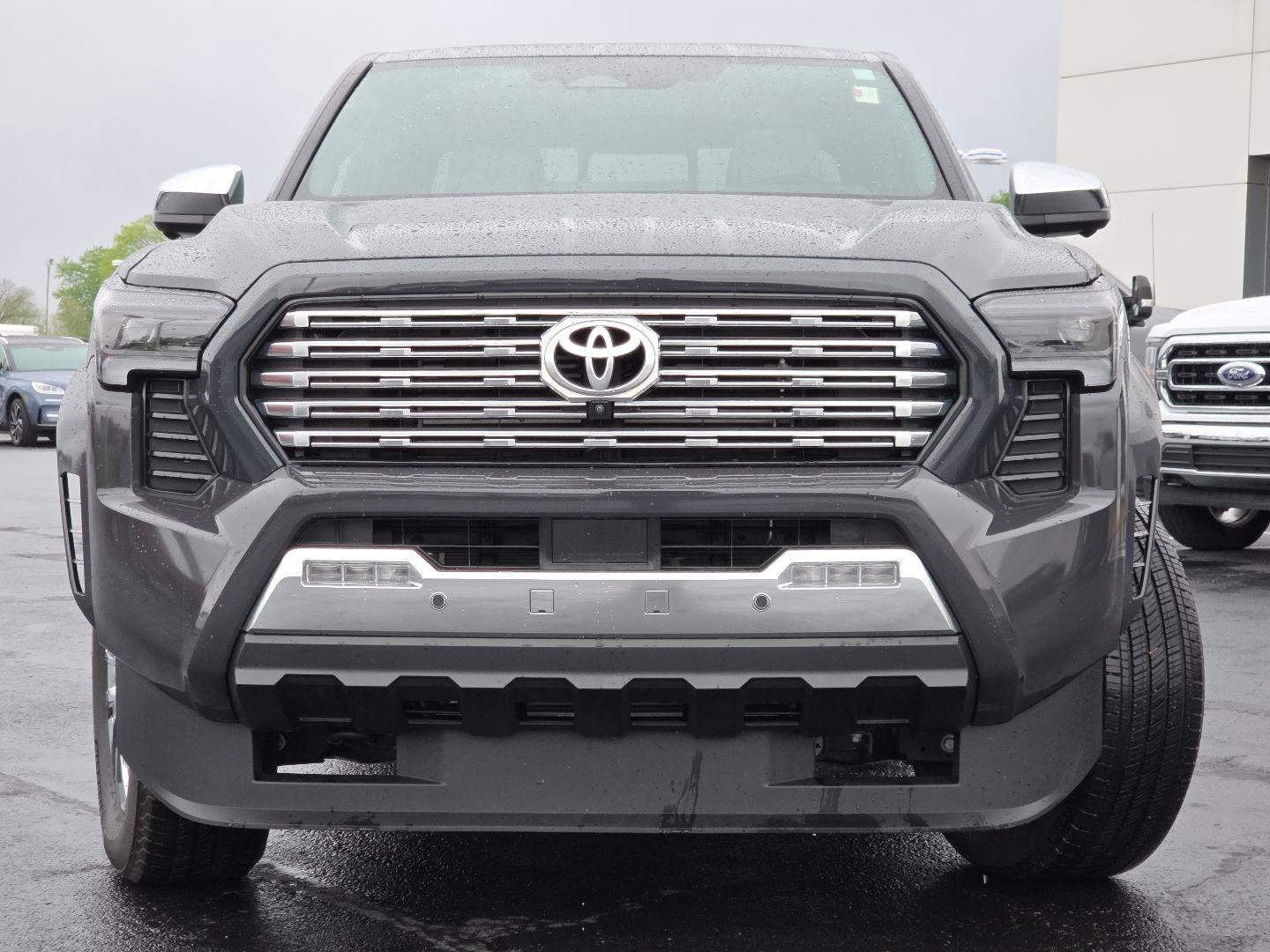 Used 2024 Toyota Tacoma Limited w/ Limited Package (LT) AWD/4WD image 12