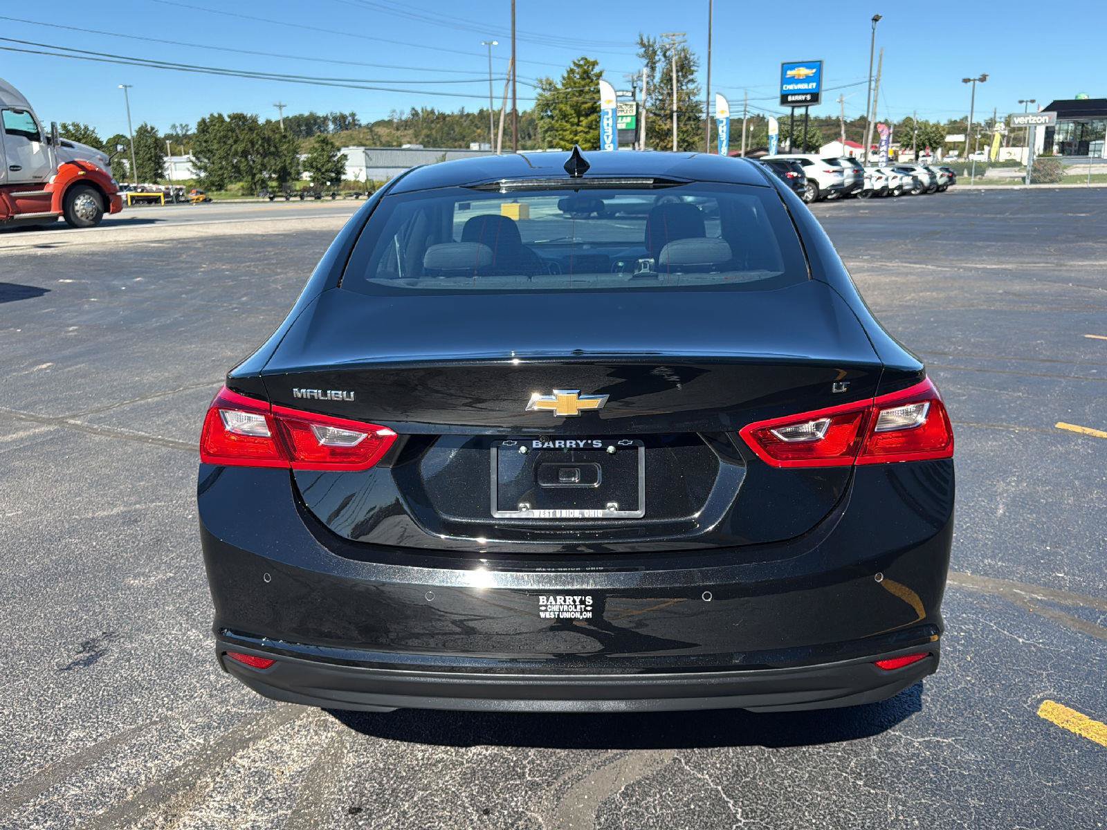 Used 2025 Chevrolet Malibu LT FWD image 4
