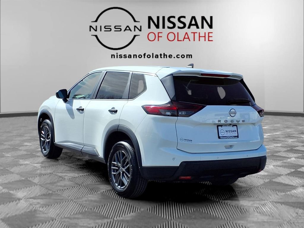 Used 2024 Nissan Rogue S image 3