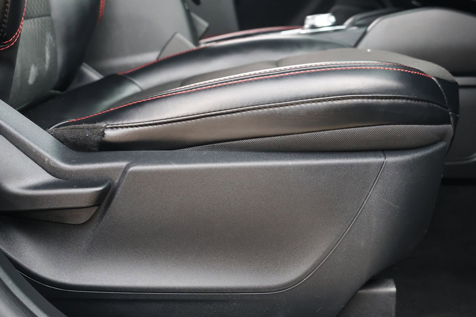 Used 2024 Ford Escape ST-Line AWD/4WD image 32