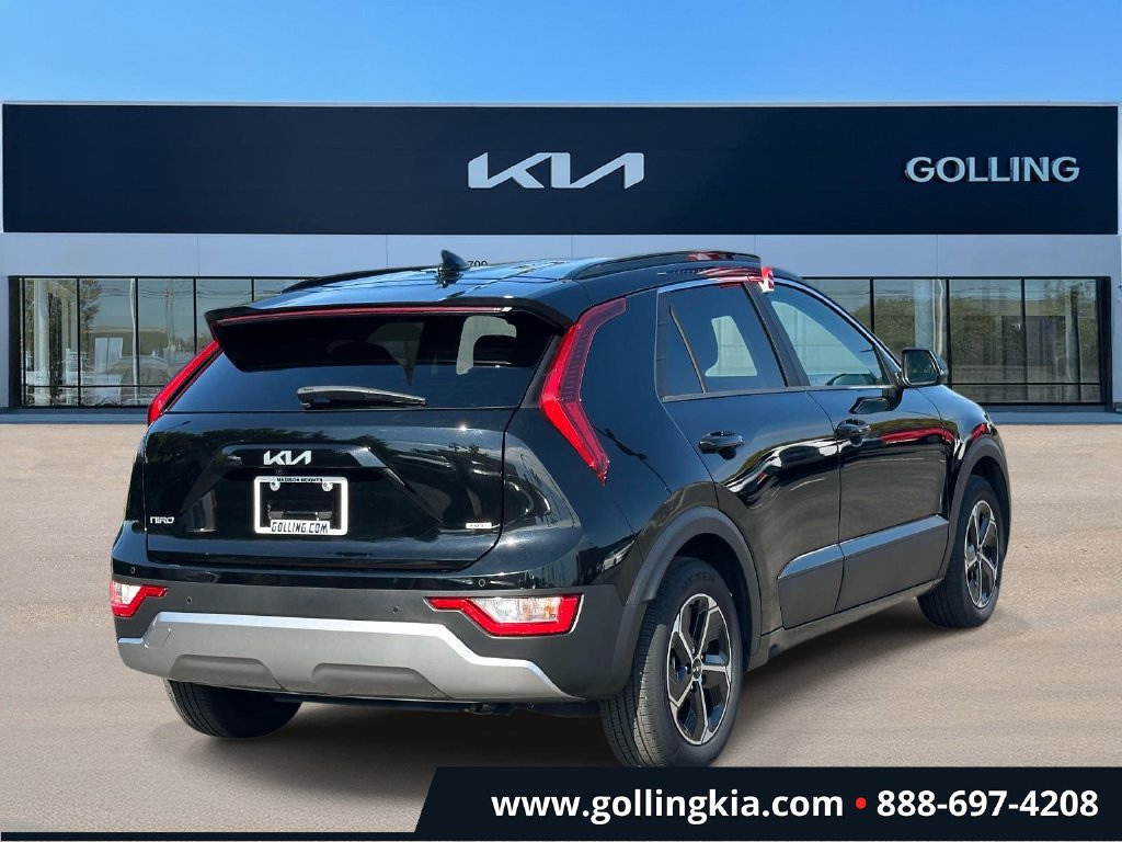 Certified 2025 Kia Niro EX FWD image 3