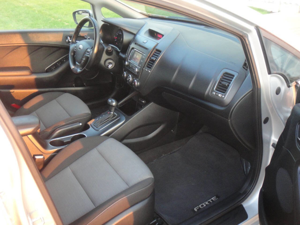 Used 2014 Kia Forte EX FWD image 10