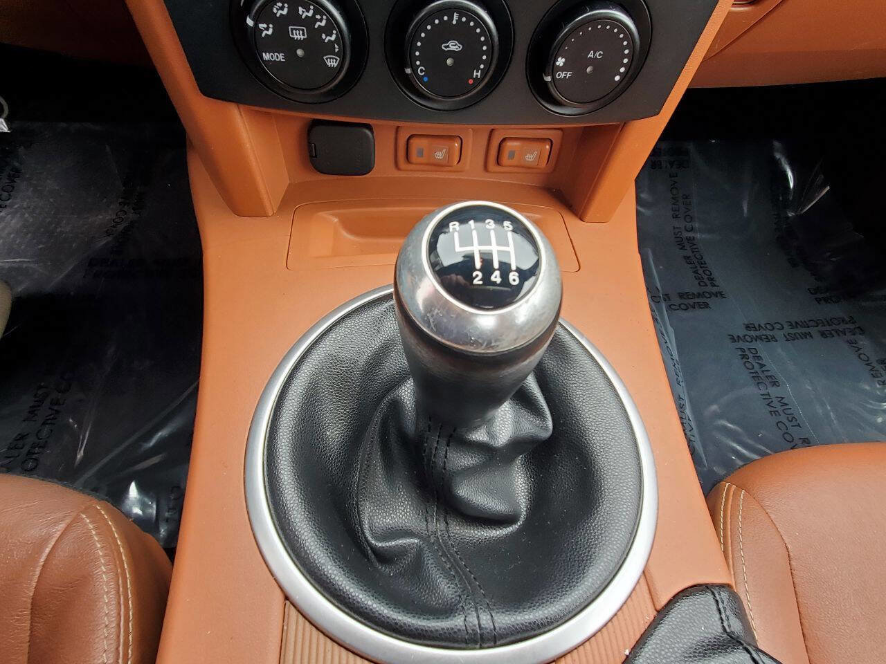 Used 2007 MAZDA MX-5 Miata Grand Touring w/ Premium Pkg RWD image 16