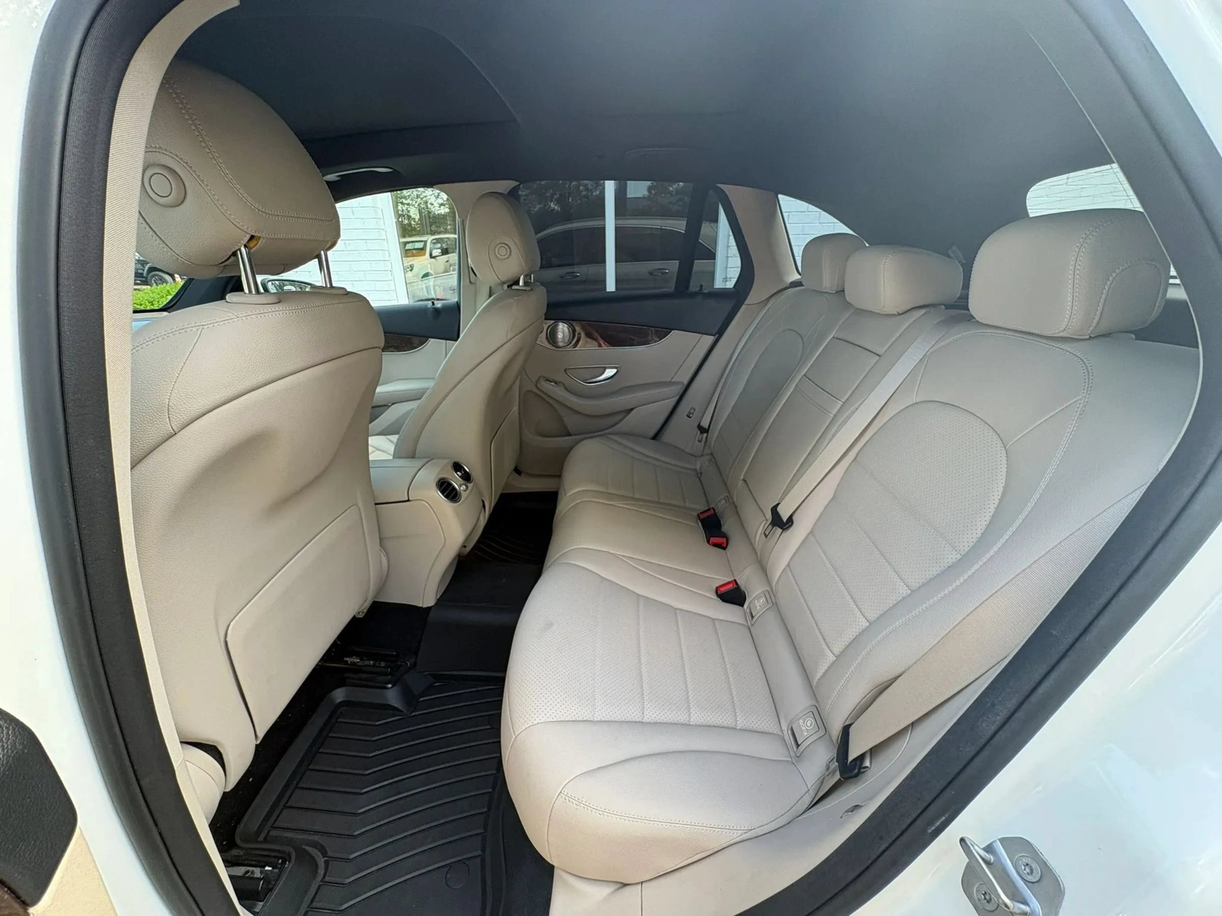 Used 2018 Mercedes-Benz GLC 300 4MATIC image 22