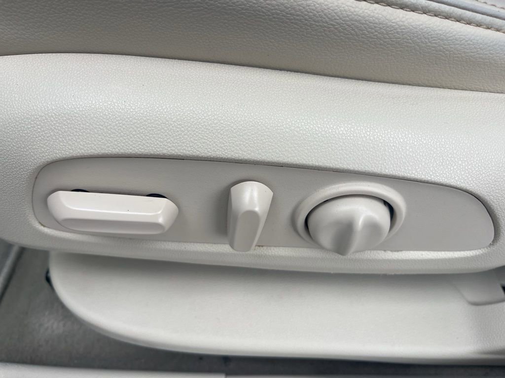 Used 2021 GMC Acadia Denali w/ Denali Ultimate Package image 17