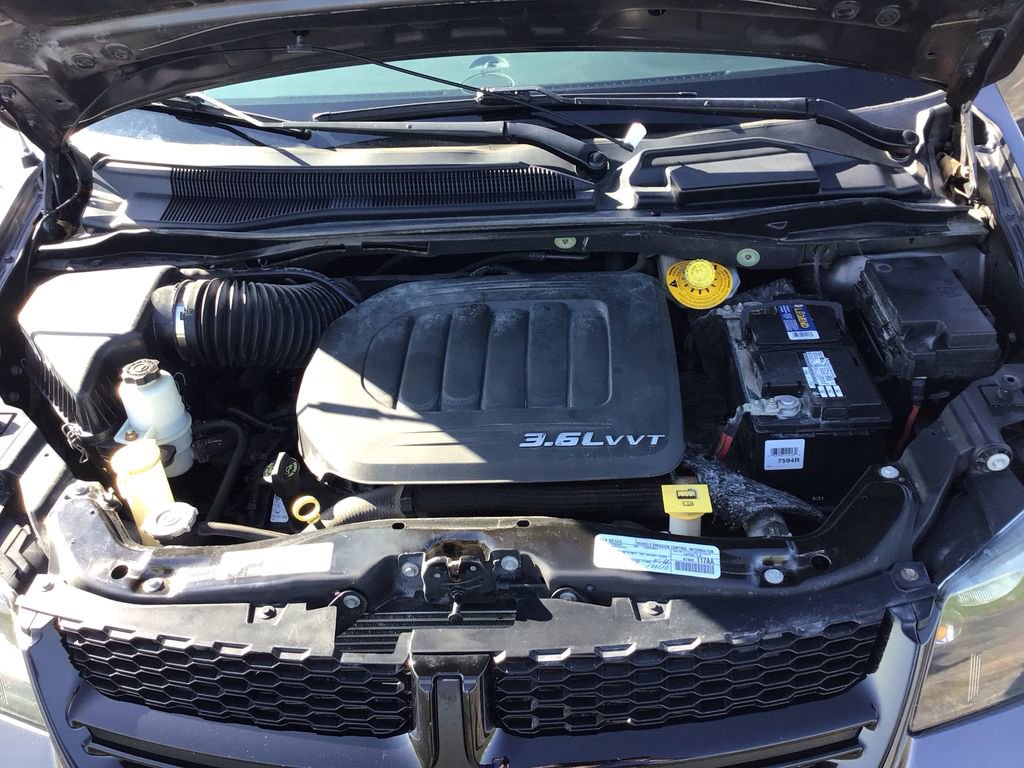 Used 2015 Dodge Grand Caravan SXT image 11