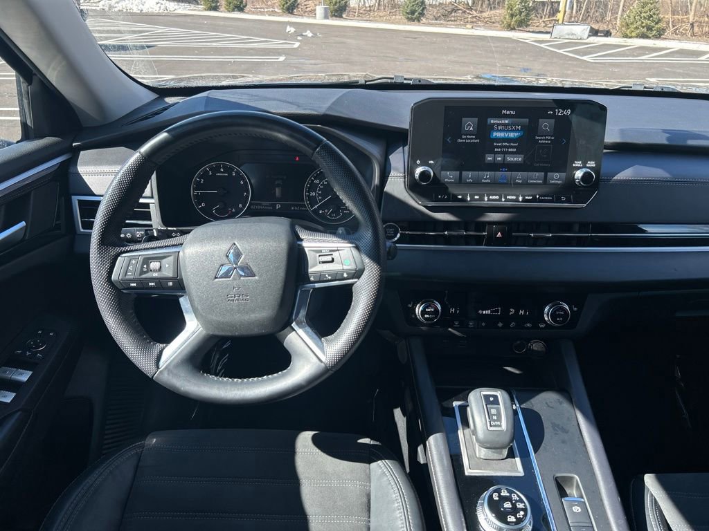 Used 2023 Mitsubishi Outlander SE Black Edition image 17