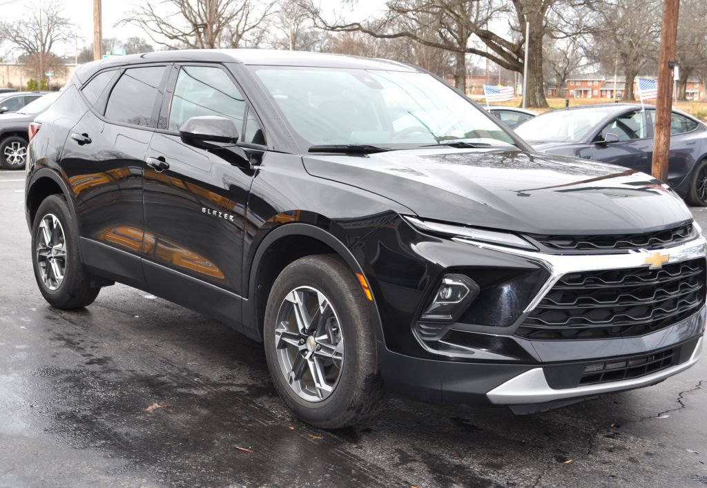 Used 2024 Chevrolet Blazer LT image 1