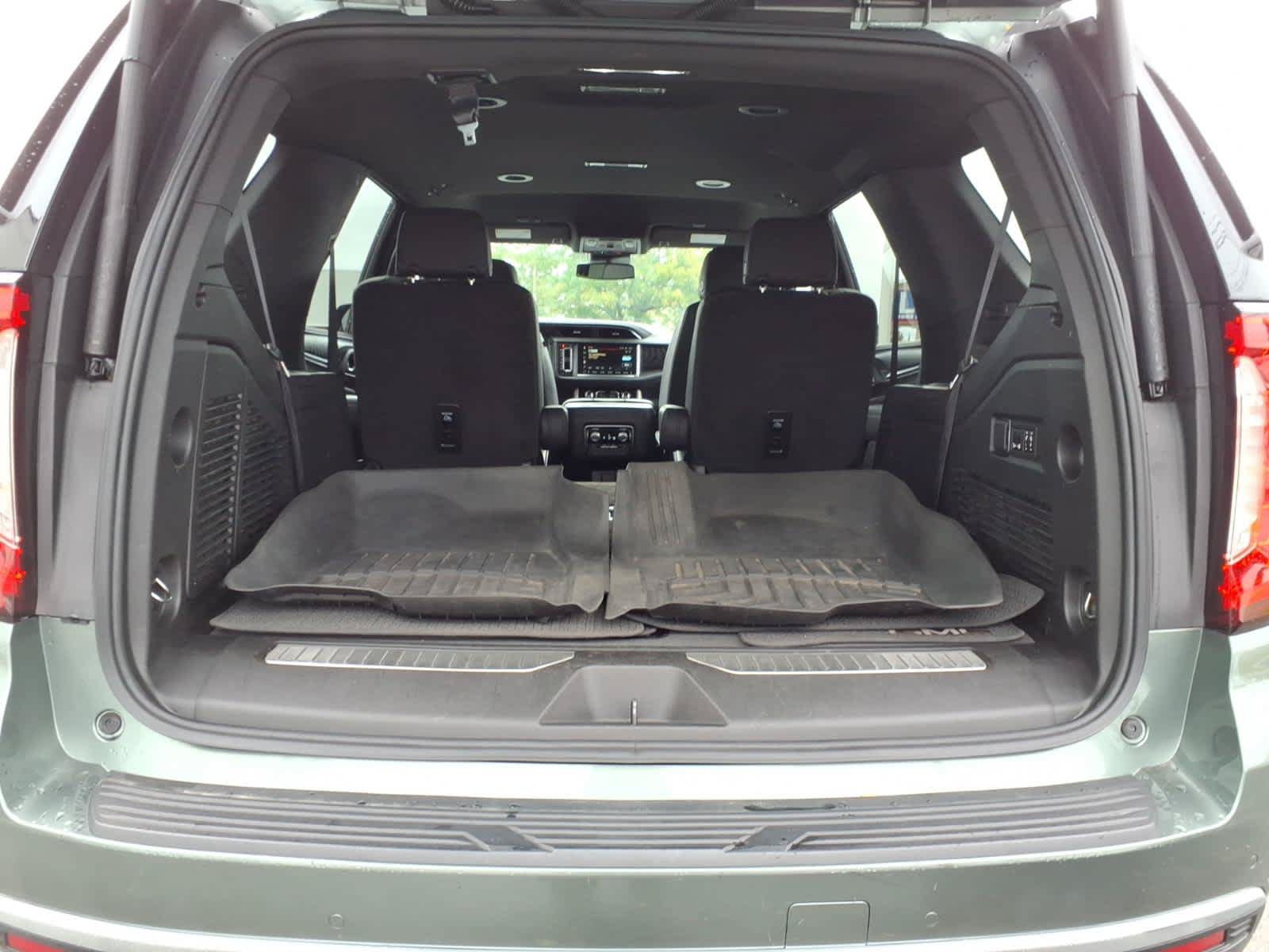 Used 2024 GMC Yukon Denali AWD/4WD image 14