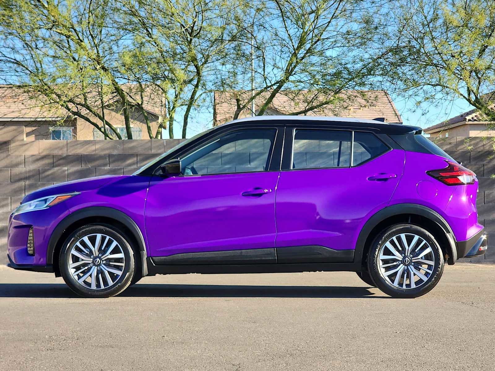 Used 2024 Nissan Kicks SV image 6