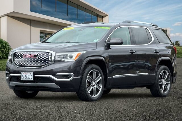 Used 2017 GMC Acadia Denali w/ Technology Package AWD/4WD image 8