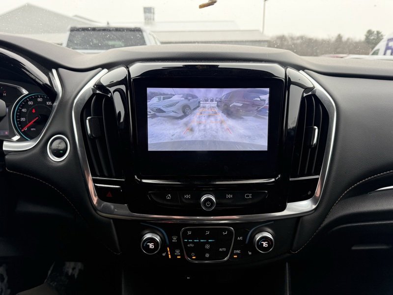Used 2021 Chevrolet Traverse LT image 14