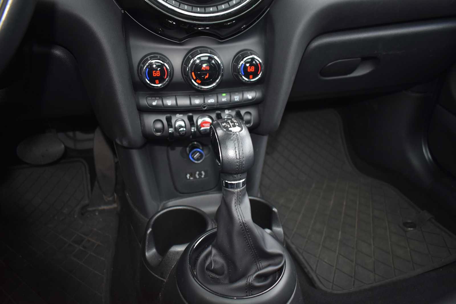 Used 2017 MINI Cooper 2-Door Hardtop FWD image 15