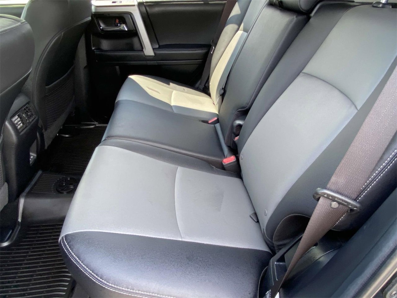 Used 2023 Toyota 4Runner SR5 Premium image 12