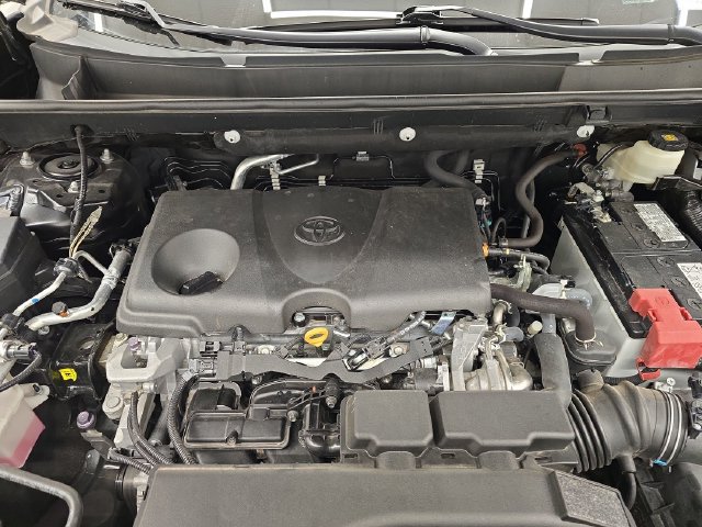 Used 2021 Toyota RAV4 XLE w/ XLE Grade Weather Package AWD/4WD image 35