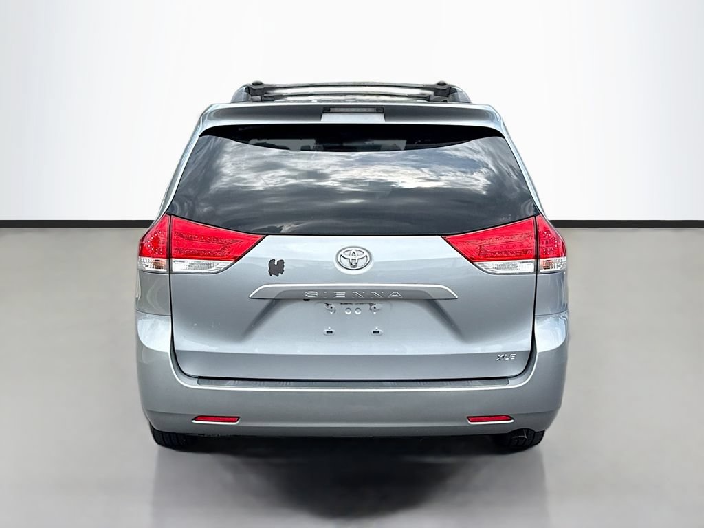 Used 2011 Toyota Sienna XLE FWD image 6