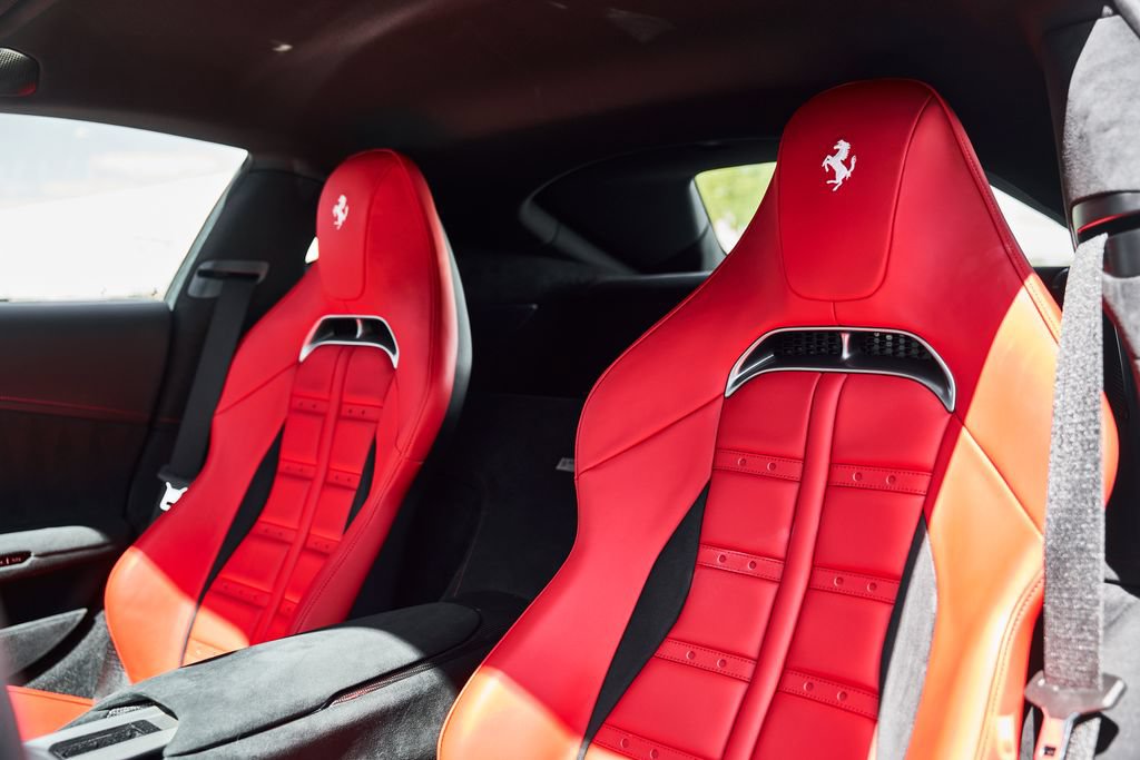 Used 2025 Ferrari 12Cilindri RWD image 39