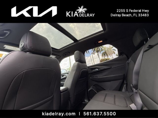 Used 2023 Chevrolet TrailBlazer RS w/ Sun and Liftgate Package FWD image 16