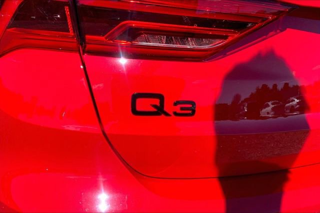 Used 2023 Audi Q3 2.0T Premium Plus w/ Premium Plus Package image 8