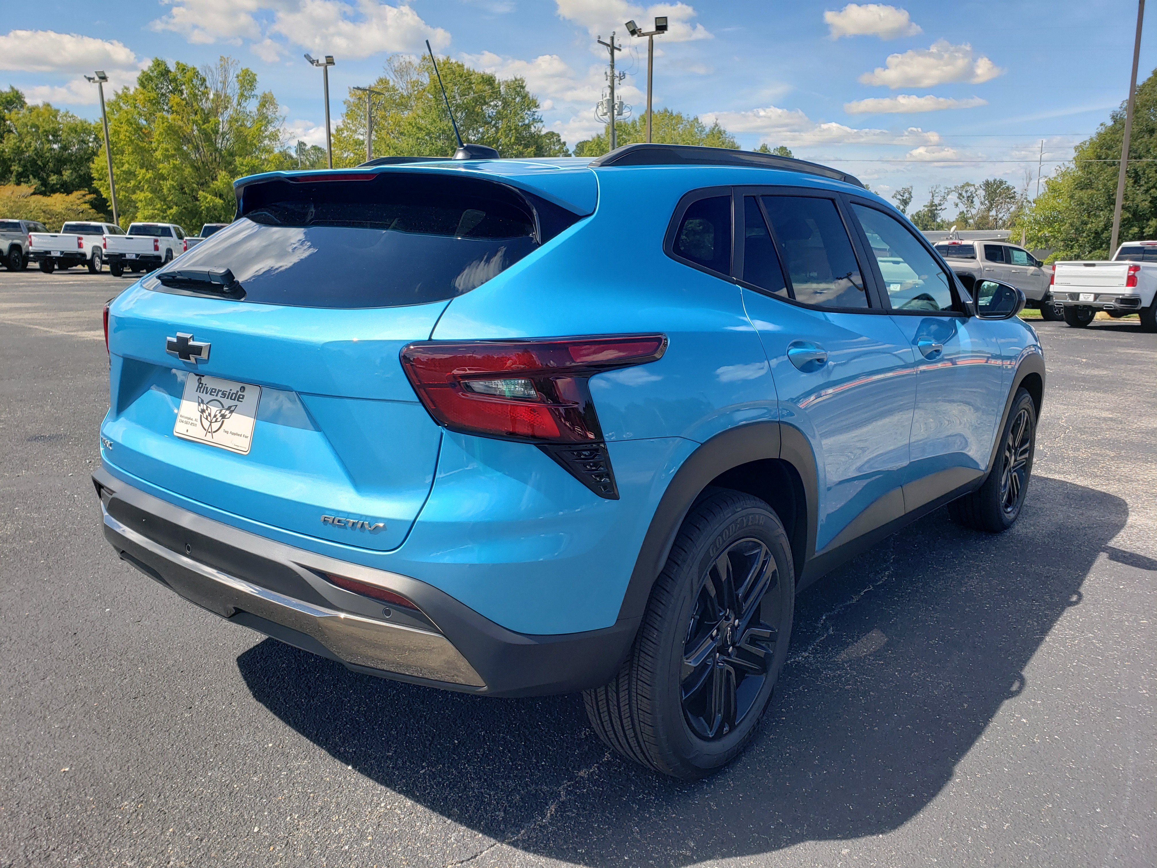 New 2026 Chevrolet Trax ACTIV w/ Sunroof Package FWD image 4