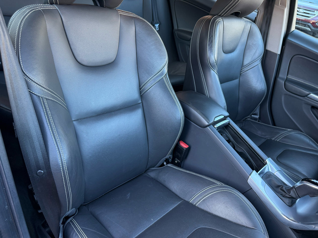 Used 2017 Volvo S60 T5 Dynamic w/ Vision Package image 9