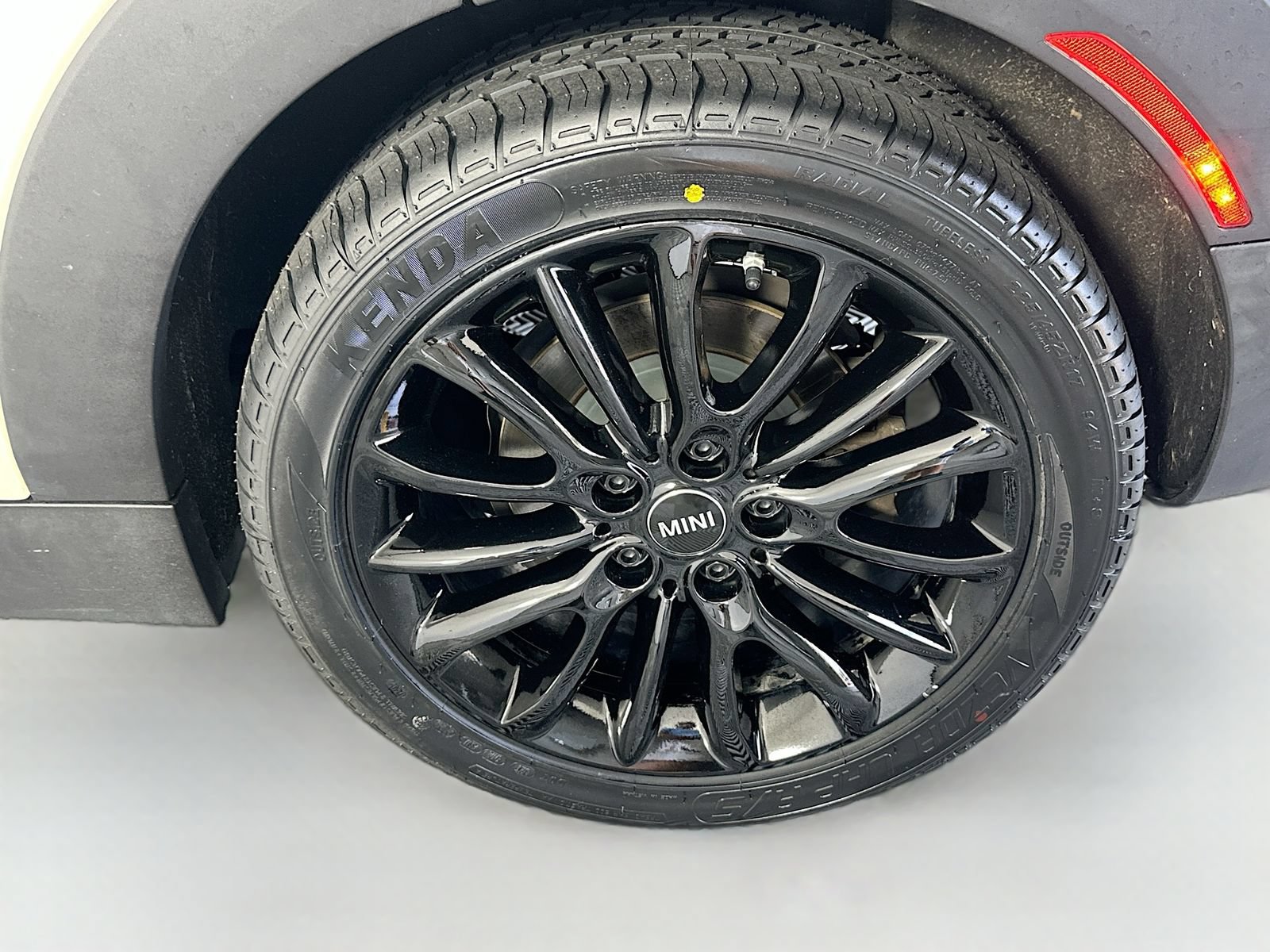 Used 2019 MINI Cooper Clubman FWD image 30