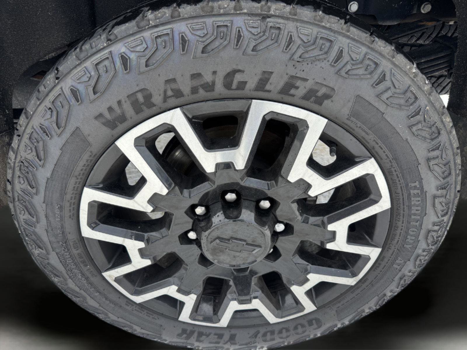 Used 2025 Chevrolet Silverado 2500 High Country w/ High Country Premium Package image 33