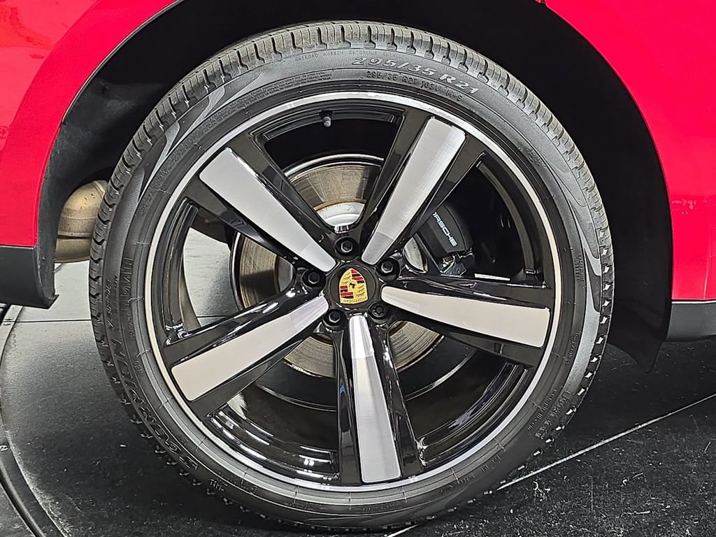Certified 2026 Porsche Macan AWD/4WD image 29