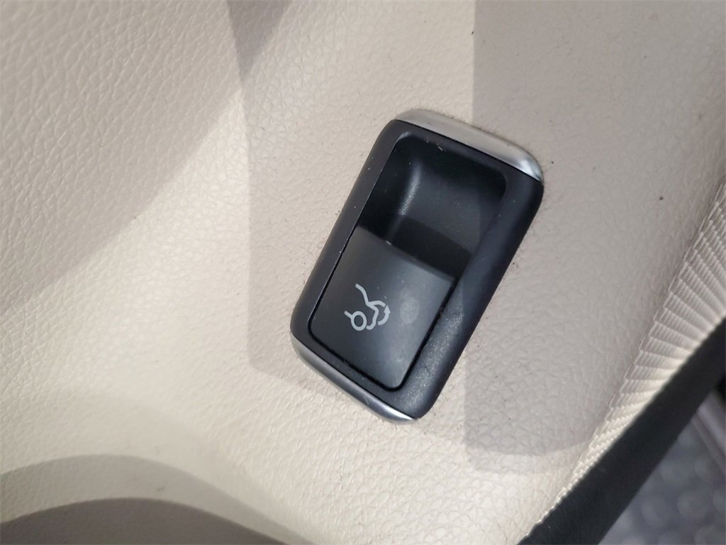 Used 2018 Mercedes-Benz CLA 250 image 31