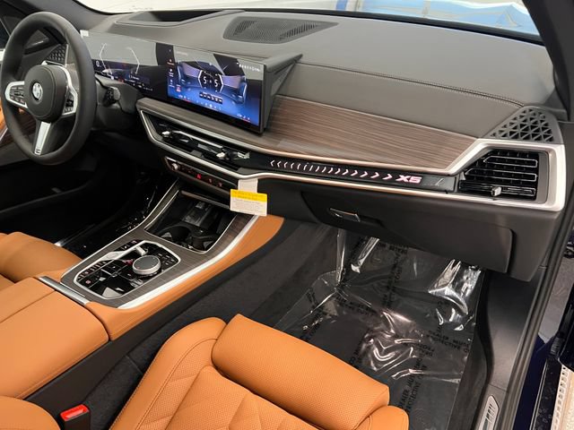 New 2026 BMW X5 xDrive40i w/ M Sport Package AWD/4WD image 14