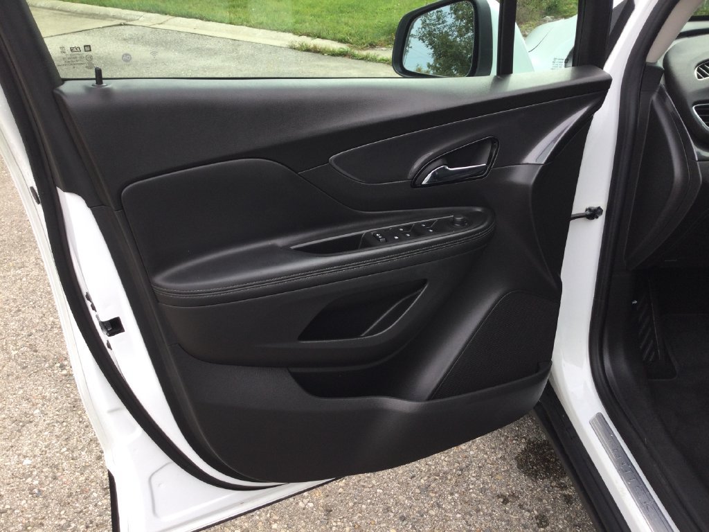 Used 2020 Buick Encore Preferred FWD image 11