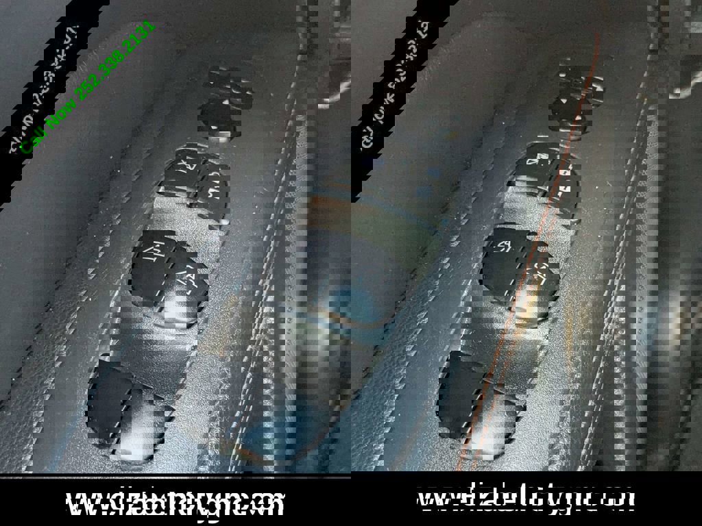 Used 2019 Nissan Pathfinder SL image 27