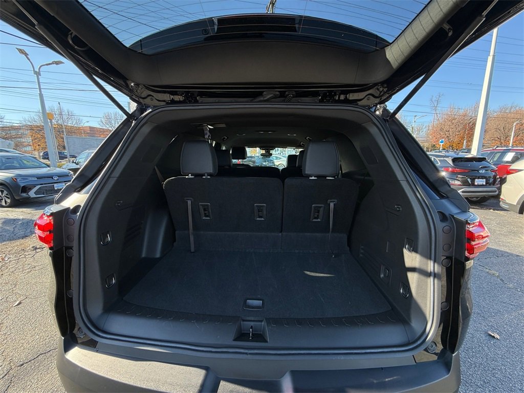 Used 2023 Chevrolet Traverse LS image 26