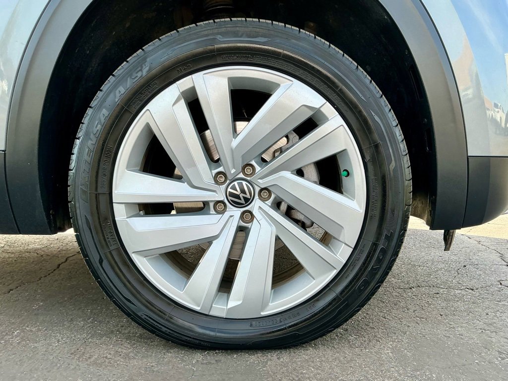 Used 2020 Volkswagen Atlas Cross Sport SE w/ Towing Package image 21