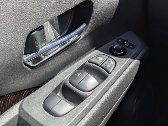 Used 2024 Nissan Kicks SR FWD image 24
